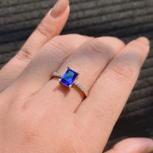 Chowtushkoni Dyuti Women's Ring